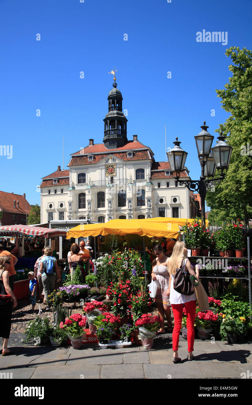 Mercato Weekley di fronte al municipio, Lueneburg, Lüneburg, Bassa Sassonia, Germania, Europa Foto Stock