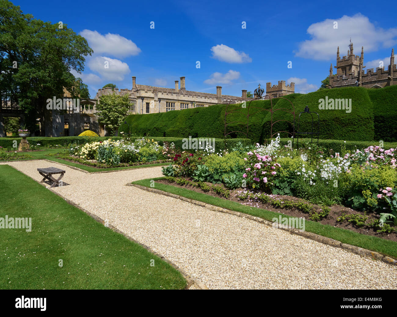 Il Castello di Sudeley, nel Gloucestershire. La Queens' giardino. Foto Stock