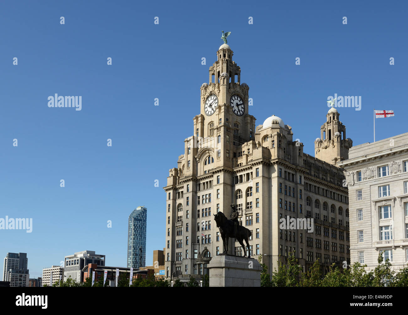 Il Liver Building sul lungomare di Liverpool Regno Unito Foto Stock