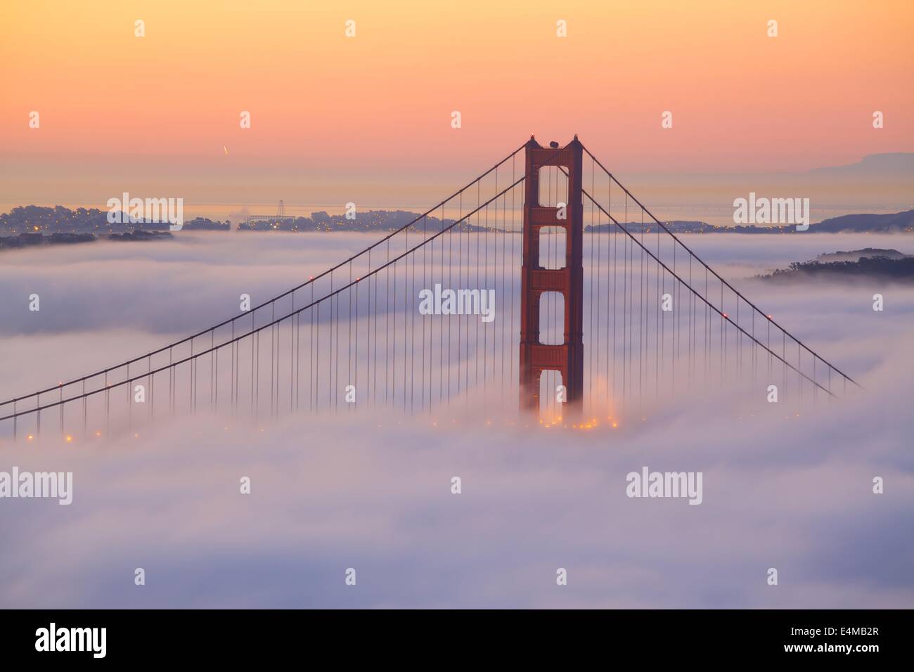 " Il Golden Gate Bridge è il più bel ponte sulla terra a causa della sua lunga, grazioso span, la sua arpa string-come cavi, t Foto Stock