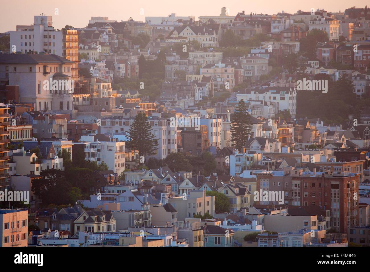 Tramonto sulla Pacific Heights quartiere di San Francisco, California Foto Stock