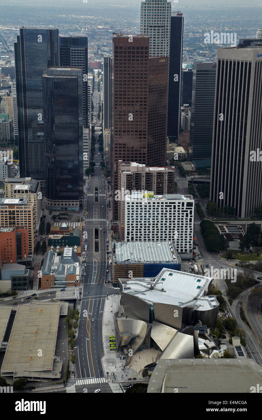 South Grand Avenue, Walt Disney Concert Hall e il centro cittadino di Los Angeles, California, Stati Uniti d'America - aerial Foto Stock