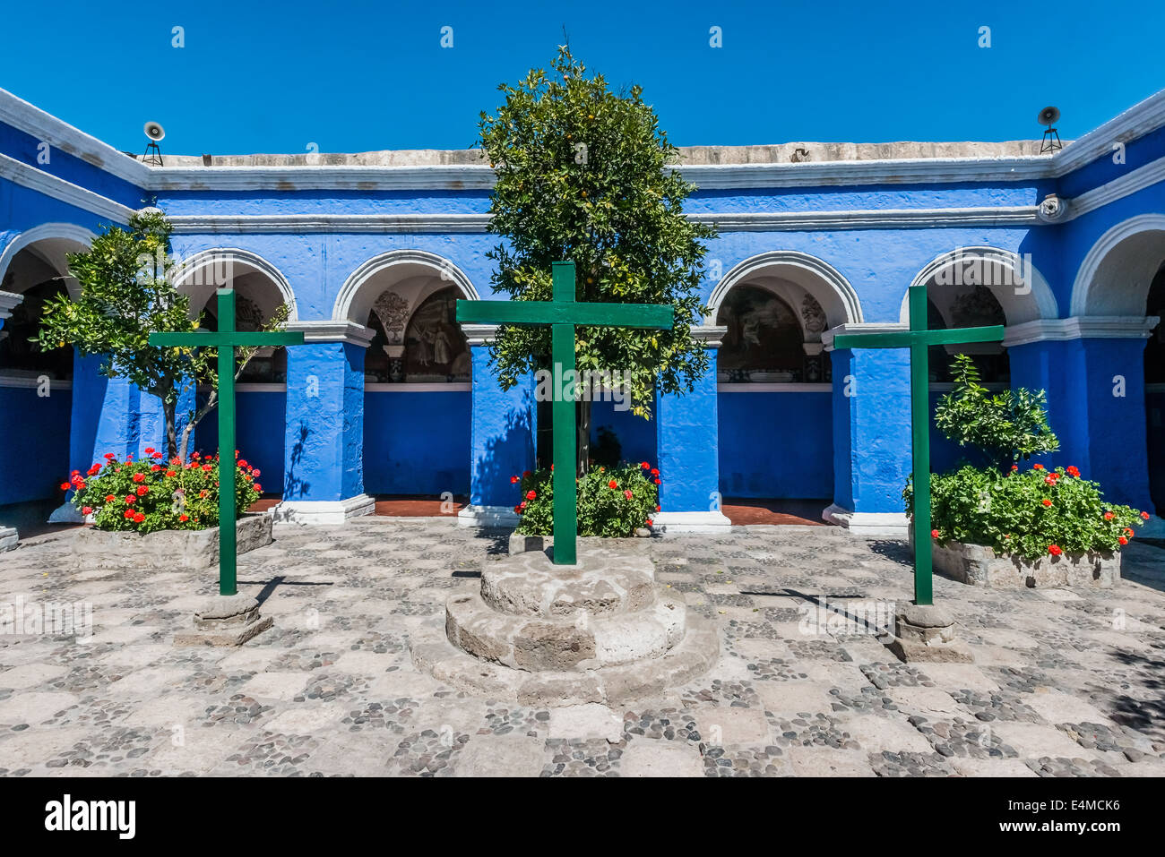 3 croci nel monastero di Santa Catalina a Arequipa Perù Foto Stock