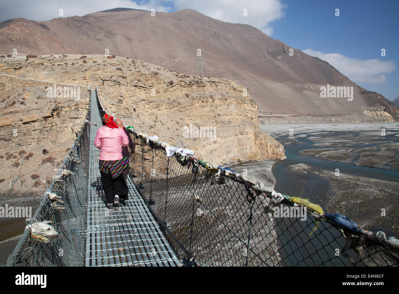 Ponte a Jomsom per Kagbeni Trek, Mustang, distretto, Annapurna Himalaya, Nepal Foto Stock