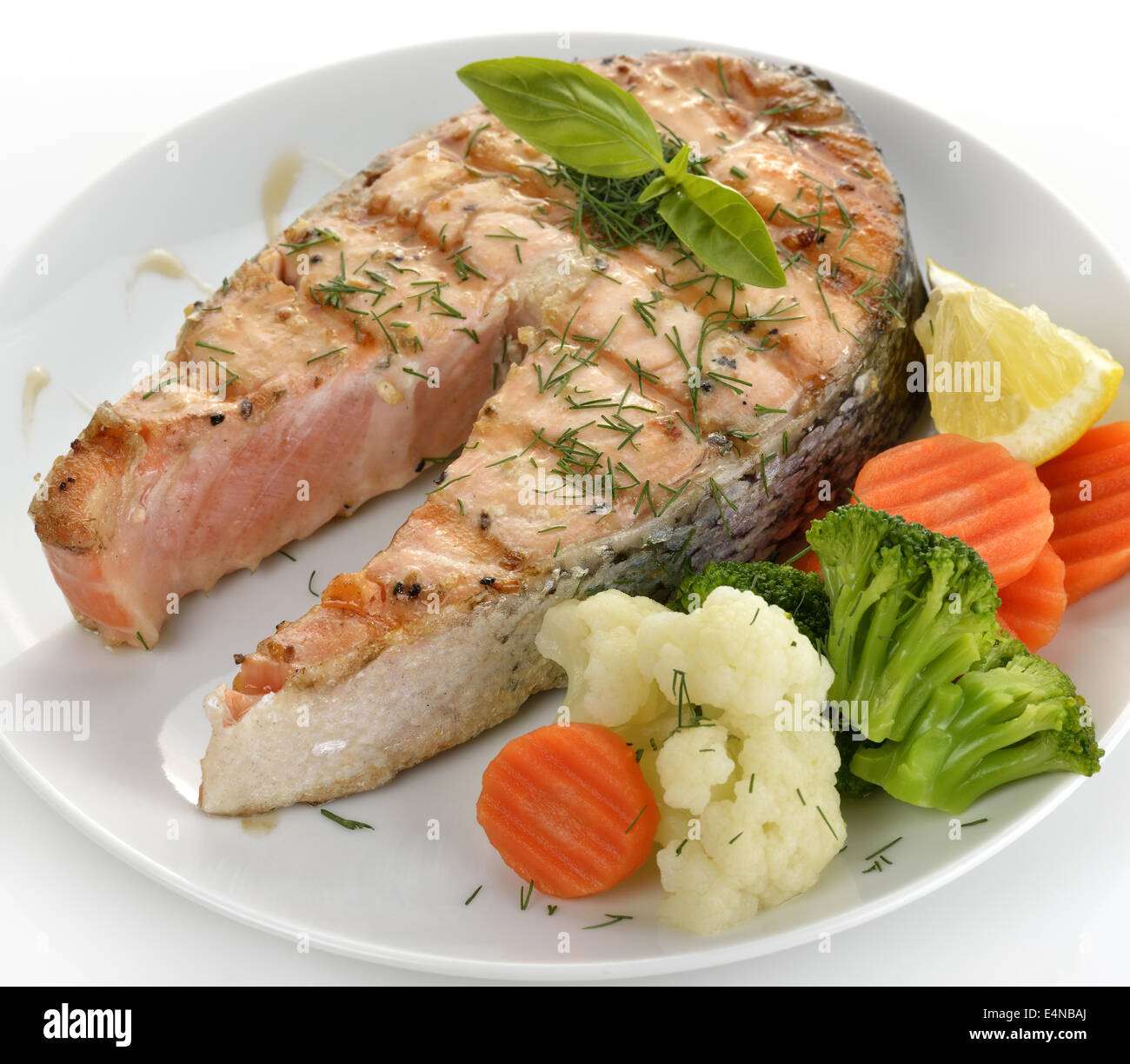Fetta di salmone e verdure Foto Stock