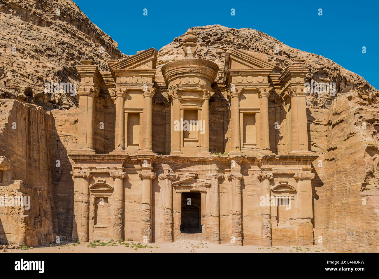 Il monastero Al Deir in Nabatean Petra Giordania medio oriente Foto Stock