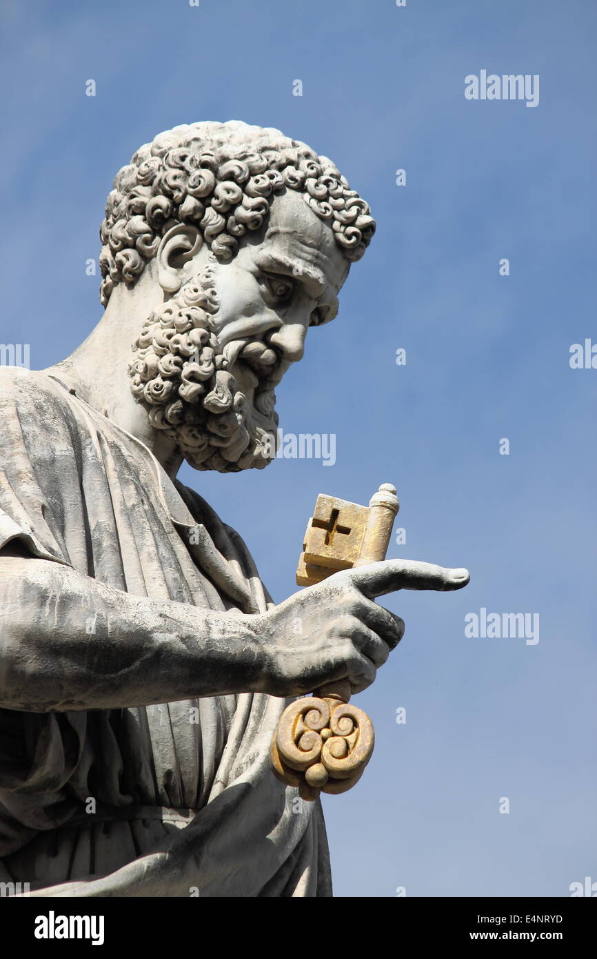 Statua di San Pietro Apostolo nello Stato della Città del Vaticano Foto Stock