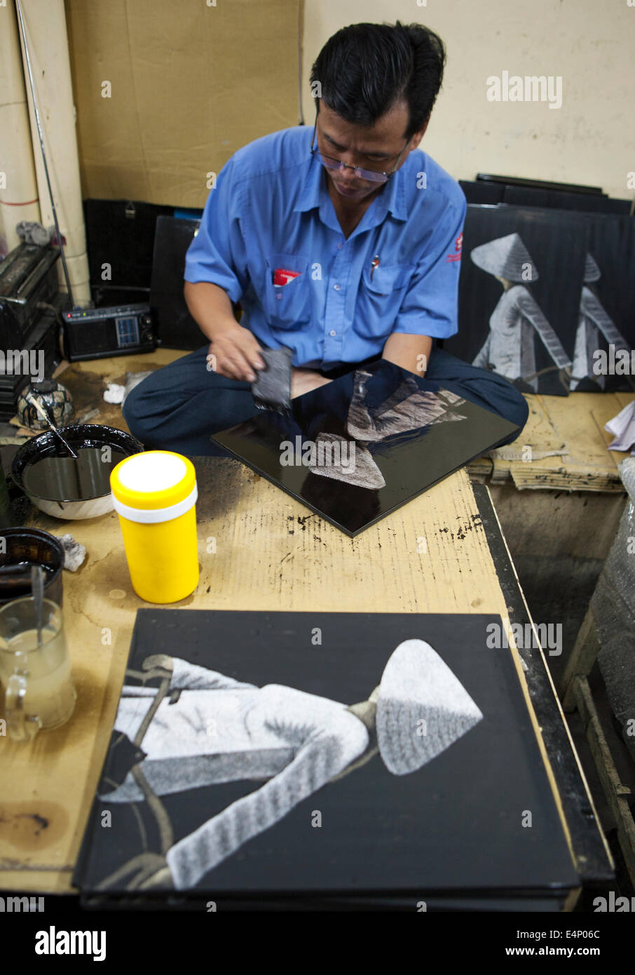 La lacca ware fabbrica nella città di Ho Chi Minh, Vietnam. La fotografia di Jose più Foto Stock