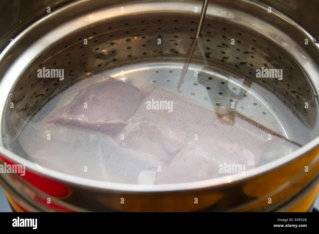 Sous-Vide kochen Foto Stock