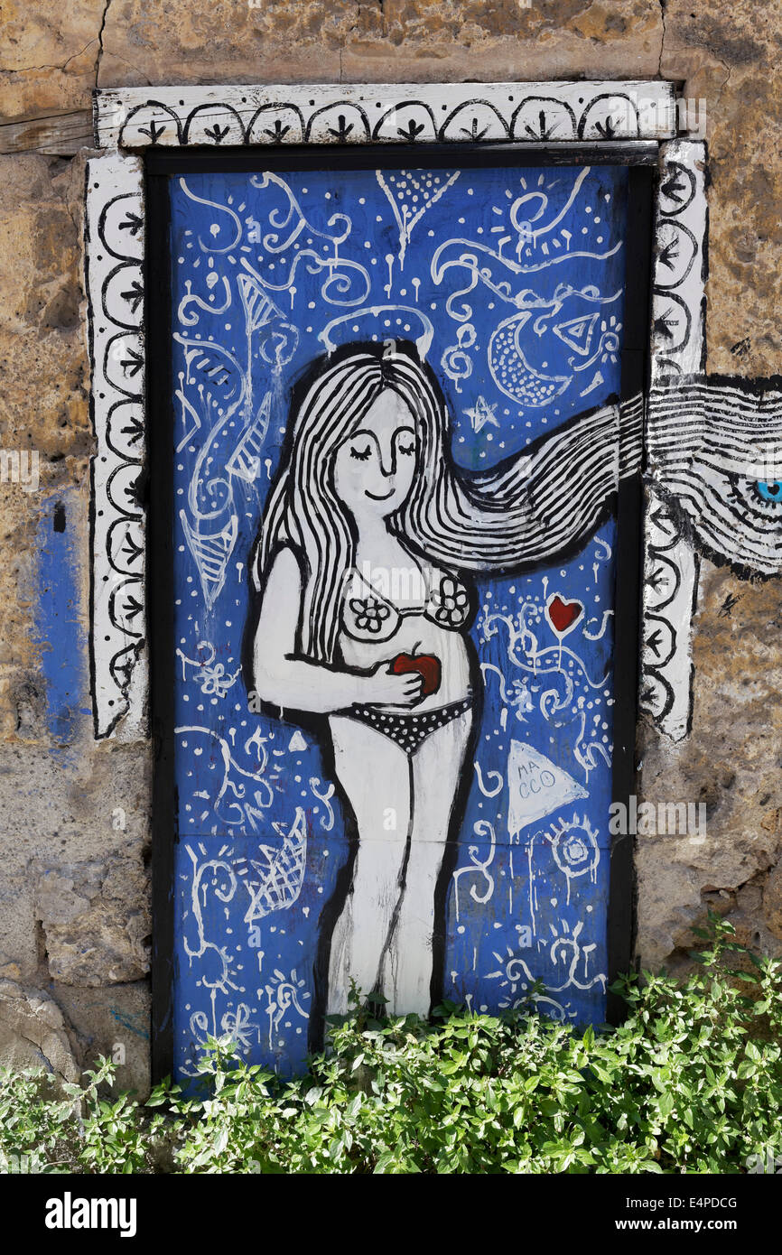Eva indossa un bikini, con apple, murale nel centro storico di Palermo, in provincia di Palermo, Sicilia, Italia Foto Stock