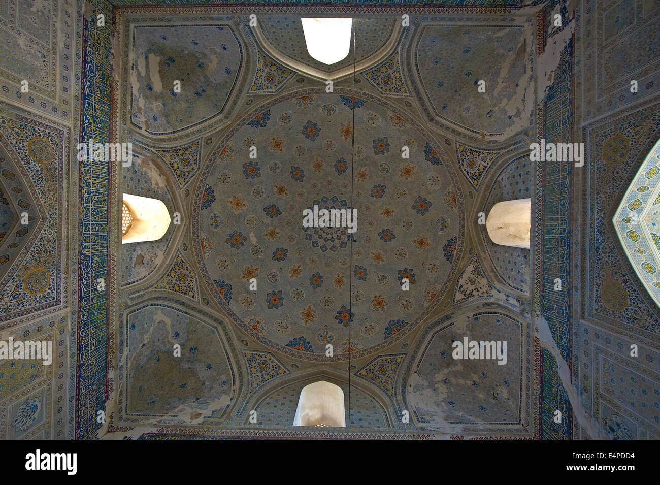 Soffitto ornato nel Mausoleo di Timurid, Shakhrisabz, Shar-e Sabz o Shahrisabz, Uzbekistan Foto Stock