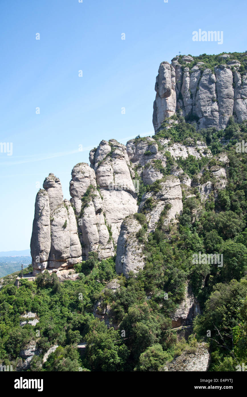 Montserrat è un multi-picco montagna in Spagna dove si trova l'Abbazia Benedettina con la Madonna nera Foto Stock