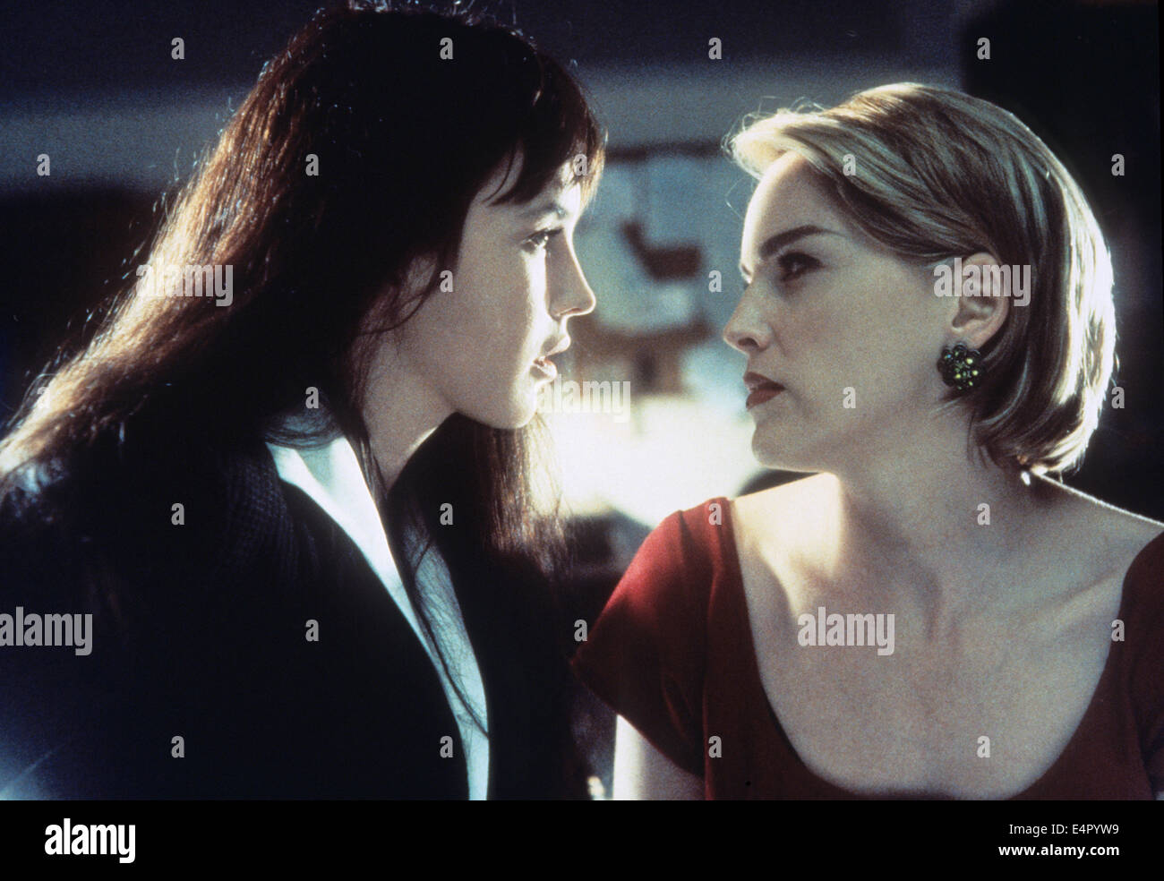 DIABOLIQUE 1996 Morgan Creek Productions film con Sharon Stone a destra e Isabelle Adjani Foto Stock