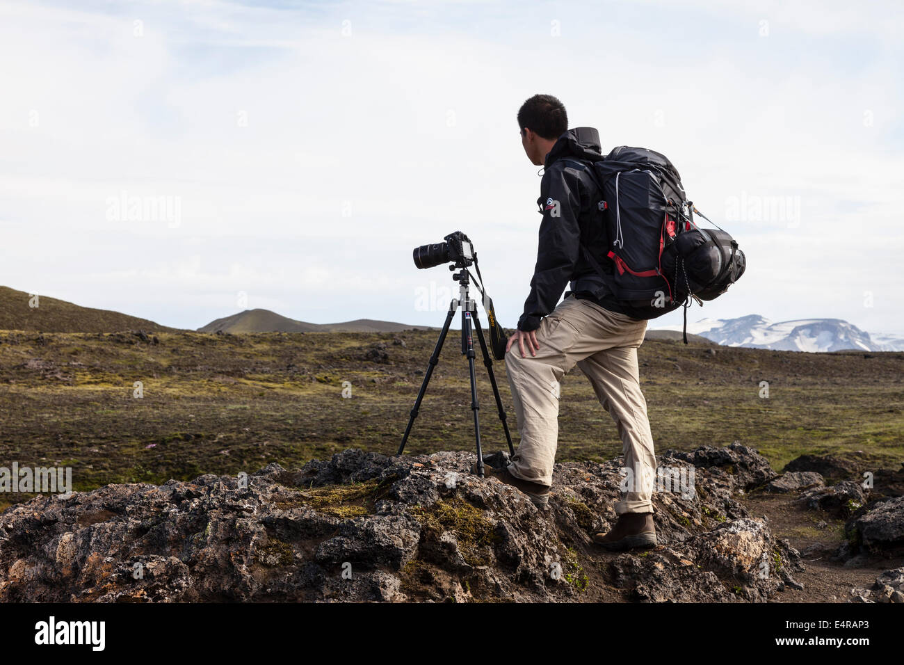 Fotografo sul Laugavegur Hiking Trail in Islanda Foto Stock