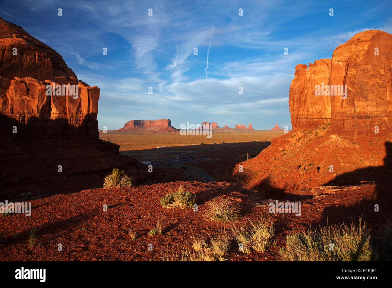 Fine luce su Monument Valley Navajo Nation, Utah e Arizona Border, STATI UNITI D'AMERICA Foto Stock