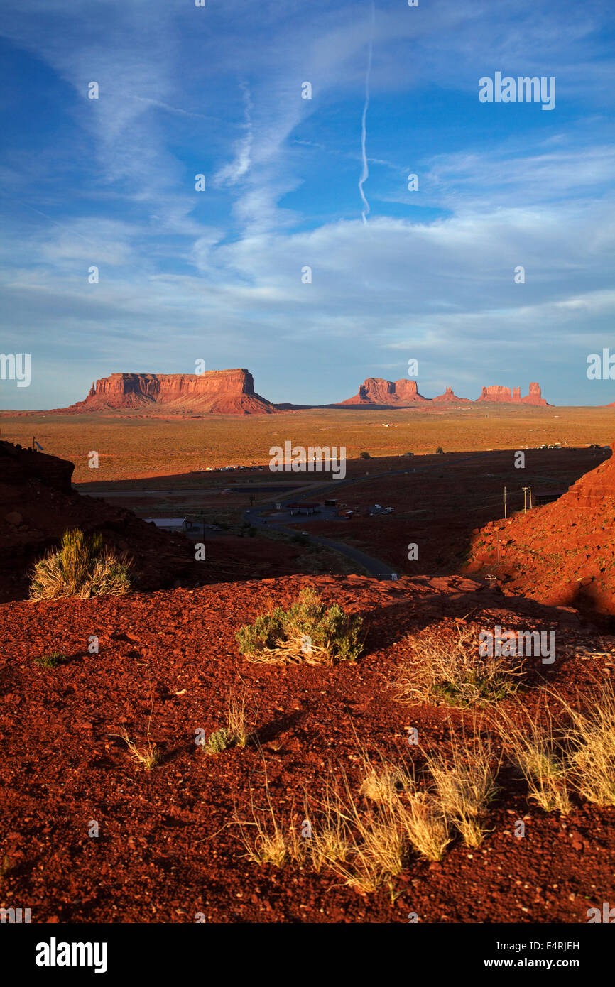 Fine luce su Monument Valley Navajo Nation, Utah e Arizona Border, STATI UNITI D'AMERICA Foto Stock