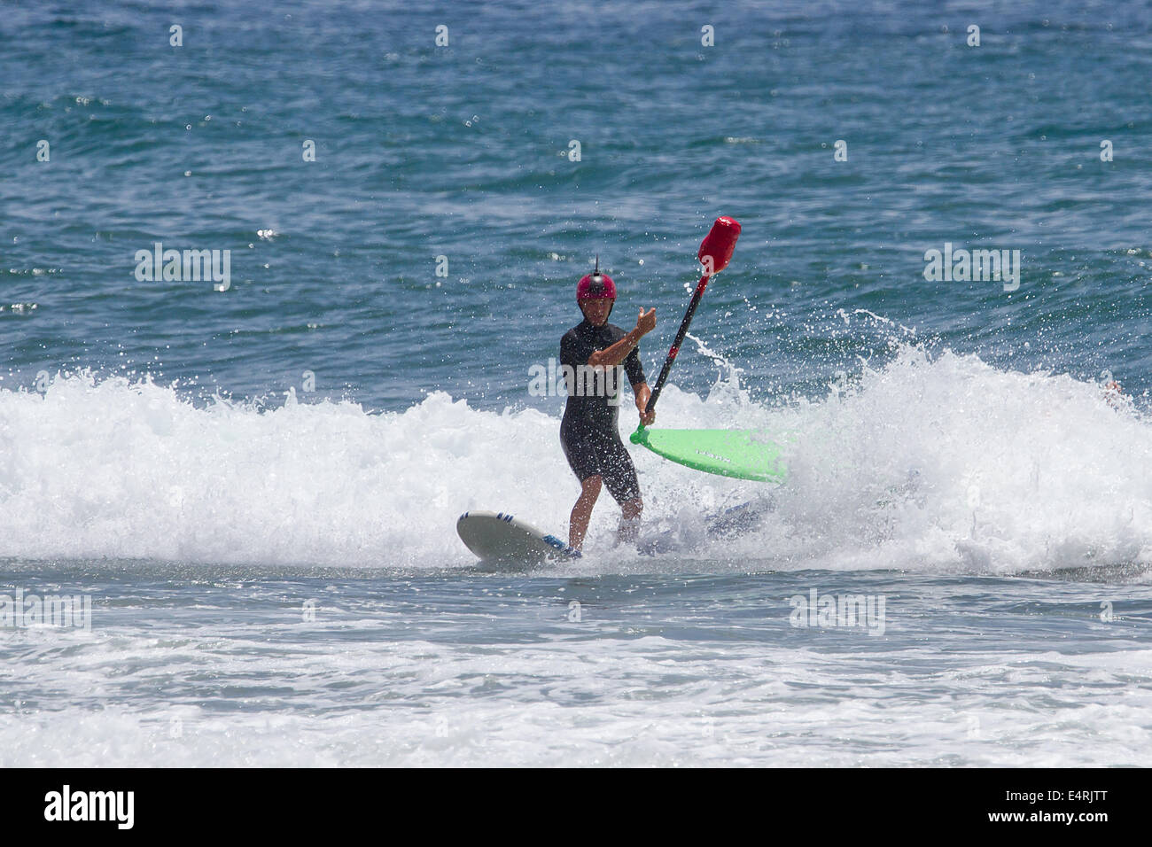 Navigare la concorrenza del Switchfoot Bro-Am tenutasi a Encinitas, California, Stati Uniti d'America il 12 luglio 2014. Giostre evento. Foto Stock