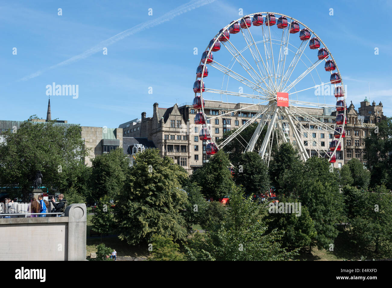 Festival ruota panoramica Ferris in Princes Street di Edimburgo, Scozia Foto Stock