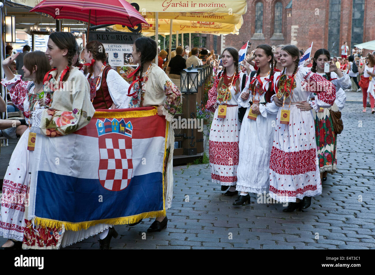 Il croato cori in parata delle nazioni del mondo giochi di coro di Riga, Lettonia Foto Stock