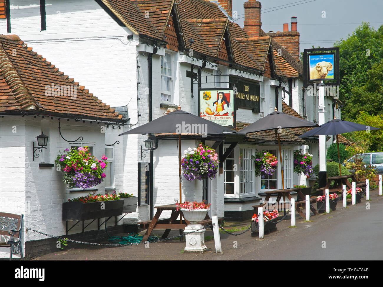 Pub, la spalla di montone, a Hazeley Heath, vicino Hartley Wintney, Hampshire, Inghilterra, Regno Unito Foto Stock