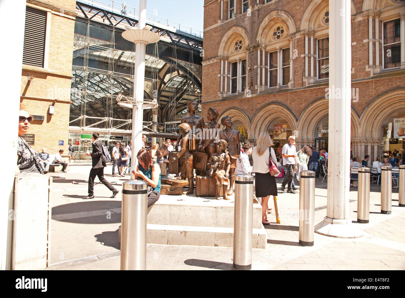 "I bambini del Kindertransport' statua,speranza Square, Liverpool Street Station,Londra,UK Foto Stock