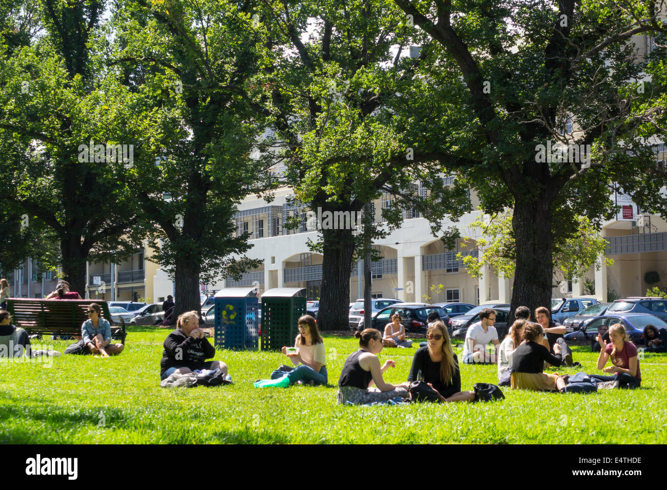 Melbourne Australia,Victoria Carlton,Parkville,University of Melbourne,campus,scuola,University Square,studenti studenti istruzione alunni,adulti a Foto Stock