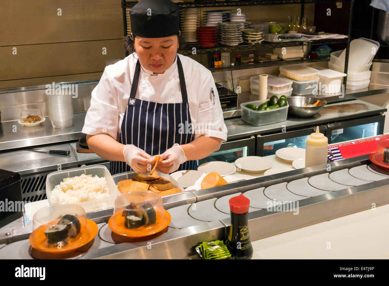 Melbourne Australia, Victoria CBD Central Business, quartiere, Central Dome, centro, centro, galleria commerciale, sushi, bar lounge pub, nastro trasportatore, go-round, tra Foto Stock