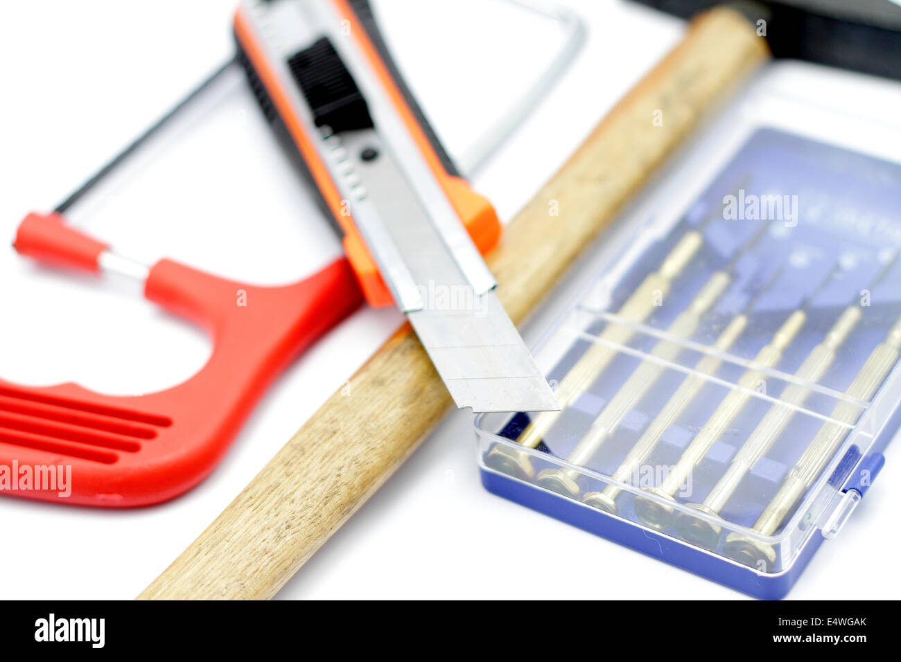 Mix di strumenti di engineering in bianco sullo sfondo isolato Foto Stock