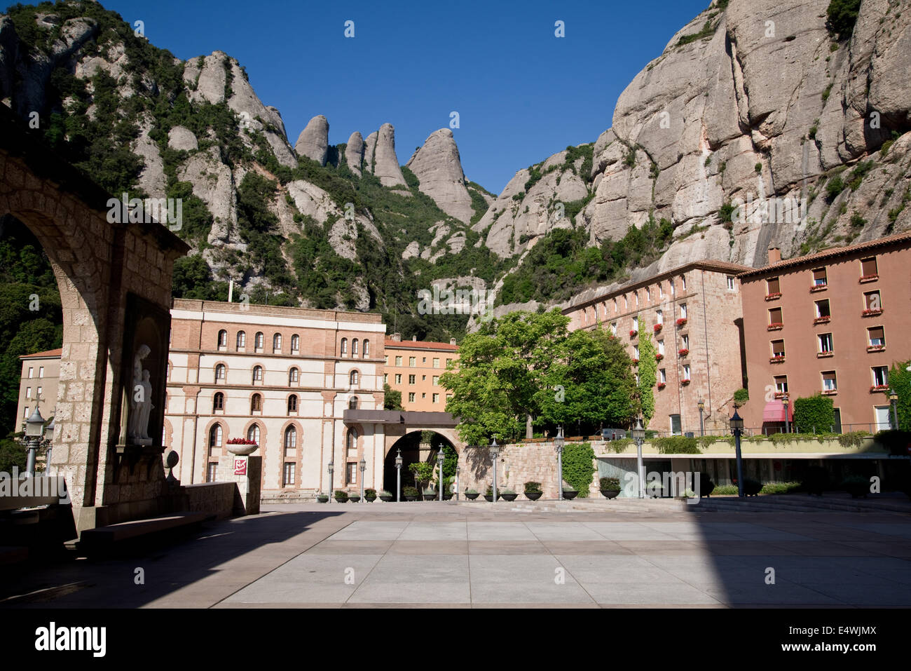 La Madonna Nera Dove Si Trova Montserrat è un multi-picco montagna in Spagna dove si trova l'Abbazia