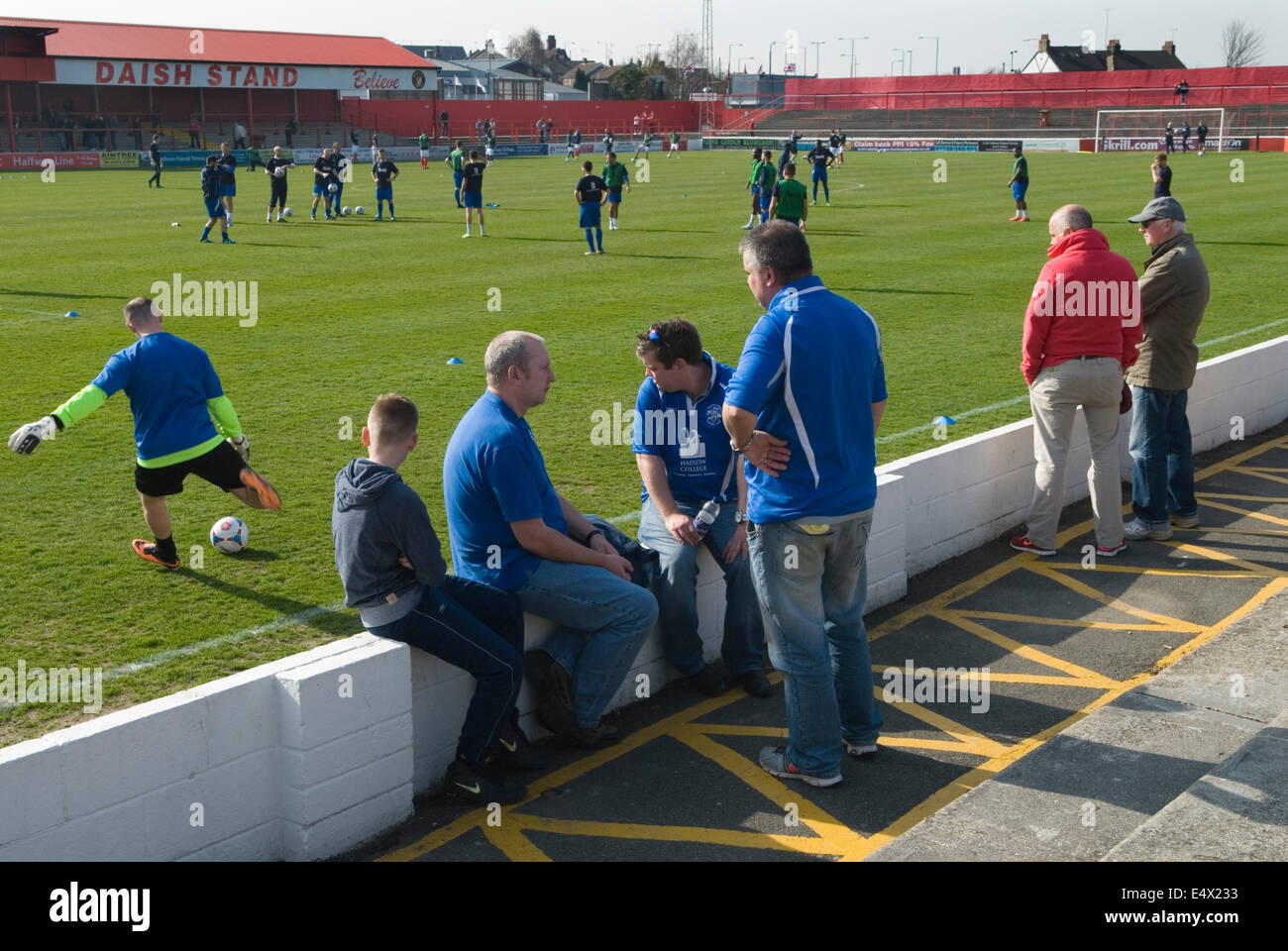 Stadio di calcio dell'Ebbsfleet United Football Club, il Liam Daish Stand. Ebbsfleet contro Tunbridge. Northfleet, Ebbsfleet Valley Kent Inghilterra anni 2014 2010 UK HOMER SYKES Foto Stock