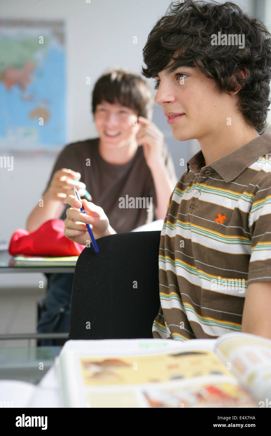 I bambini in una classe Foto Stock