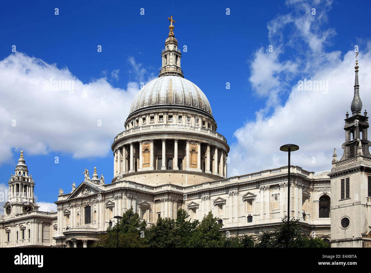 La cattedrale di san Paolo a Londra, Inghilterra, Regno Unito, costruita dopo il Grande Incendio di Londra del 1666 Foto Stock