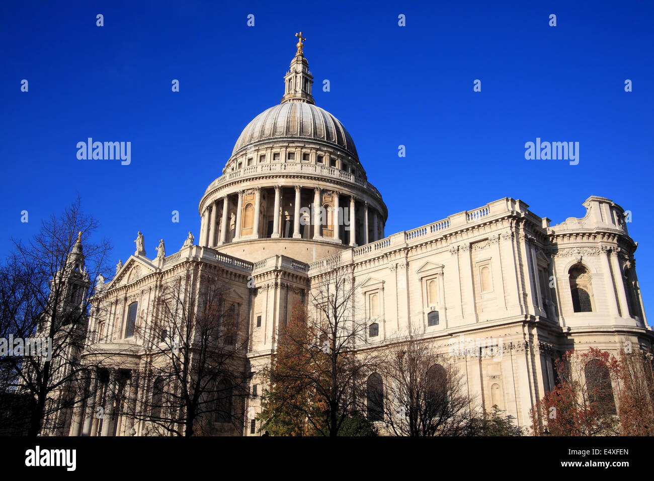 La cattedrale di san Paolo a Londra, Regno Unito, costruita dopo il Grande Incendio di Londra del 1666, è Christopher Wren's capolavoro Foto Stock
