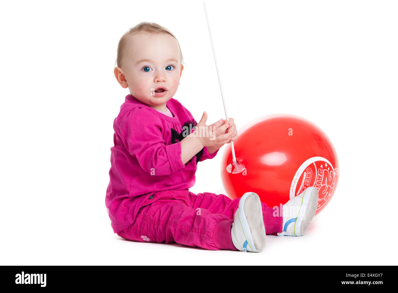Bambina con sfera. Foto Stock