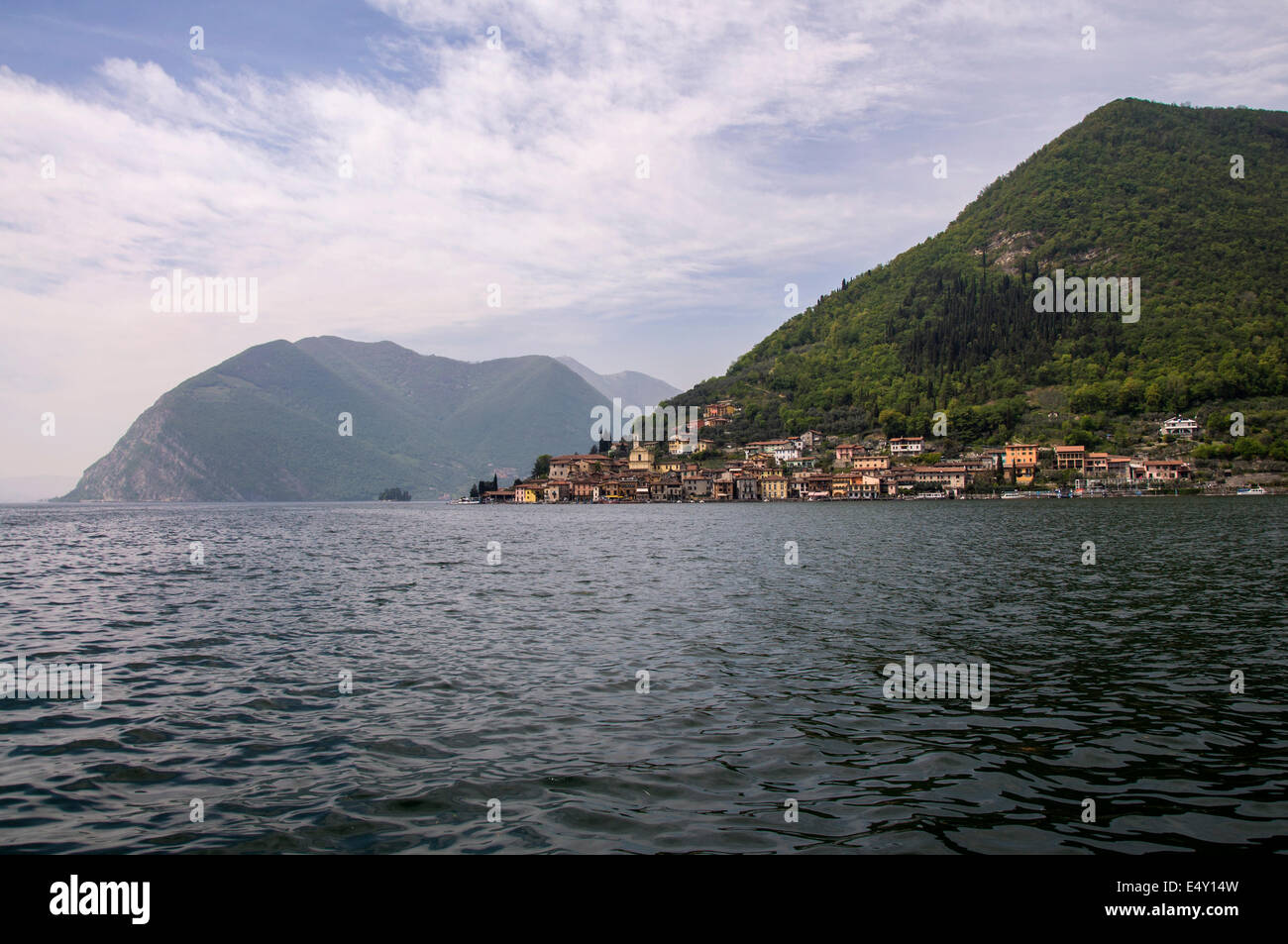 Peschiera a Monteisola sul lago d'Iseo Italia Foto Stock