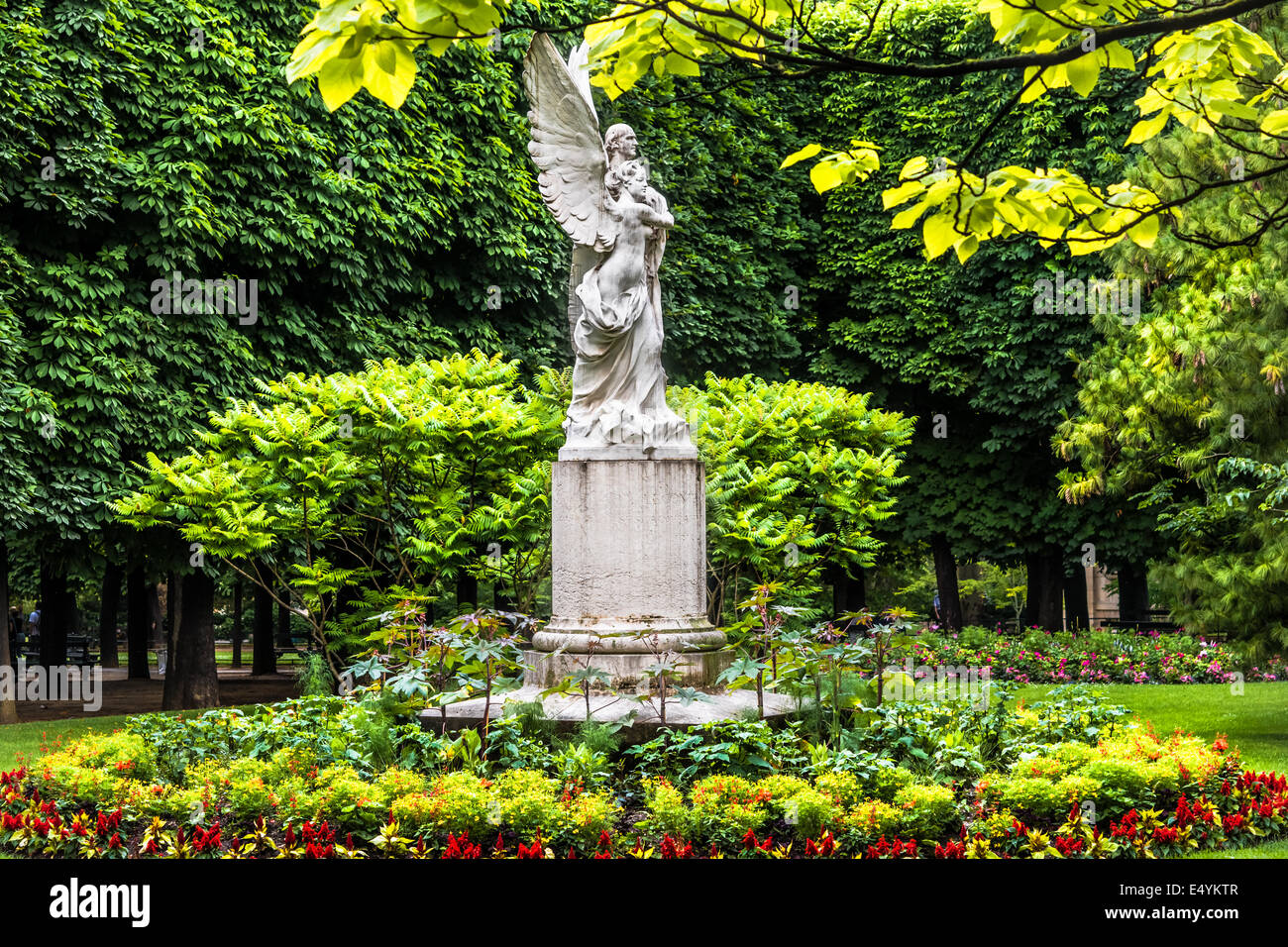 Statua di Angelo , il Jardin du Luxembourg a Parigi , Francia Foto Stock
