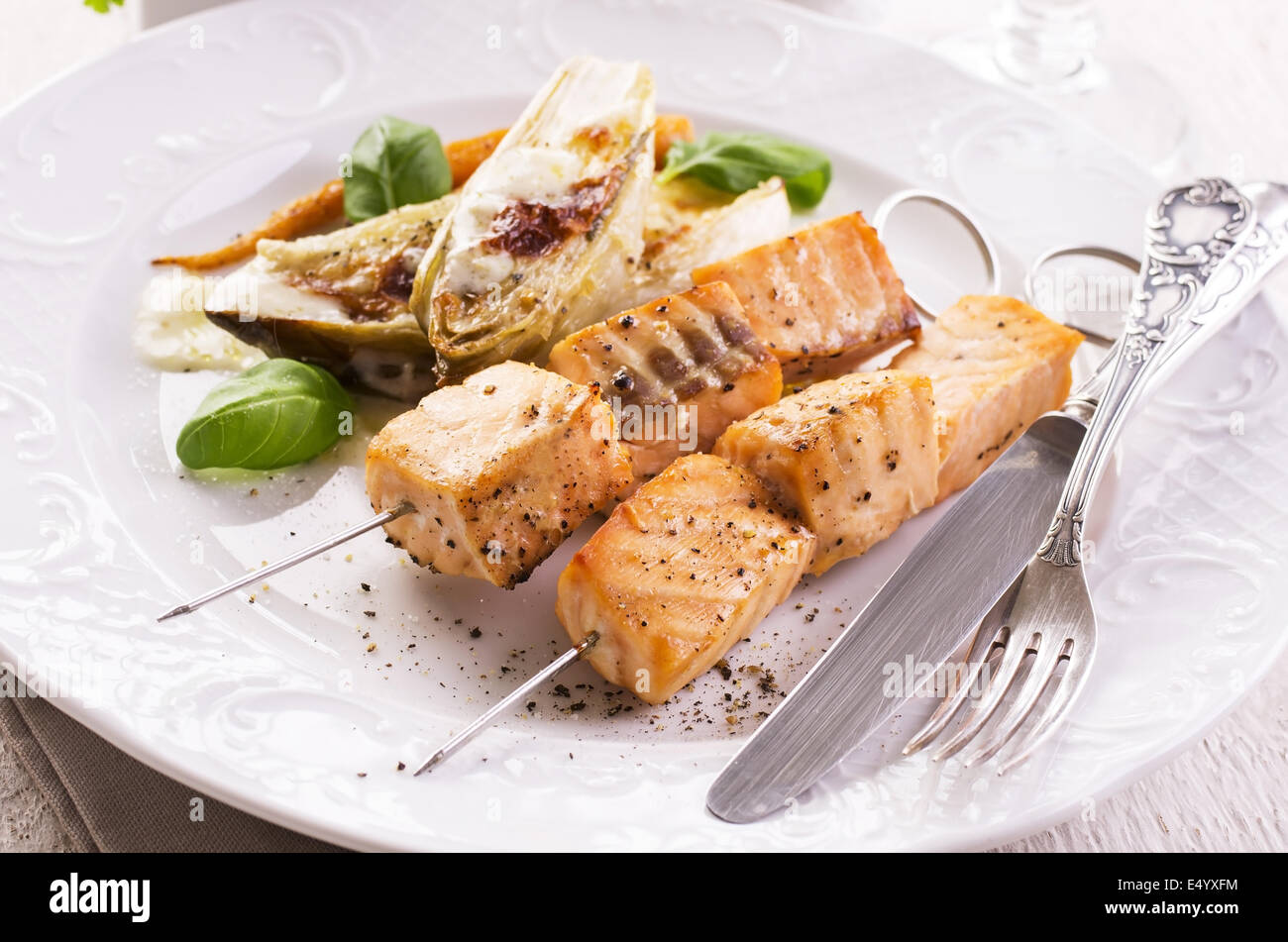 Salmone alla griglia il disallineamento Foto Stock