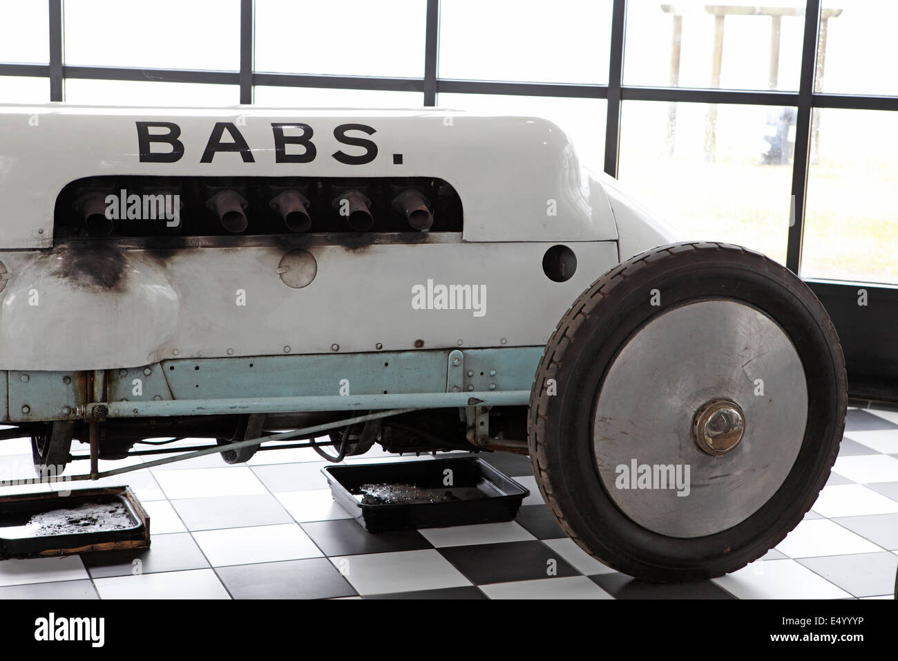 Bab al museo del record di velocità su terra, Pendine Sands, Carmarthenshire, West Wales. Foto Stock