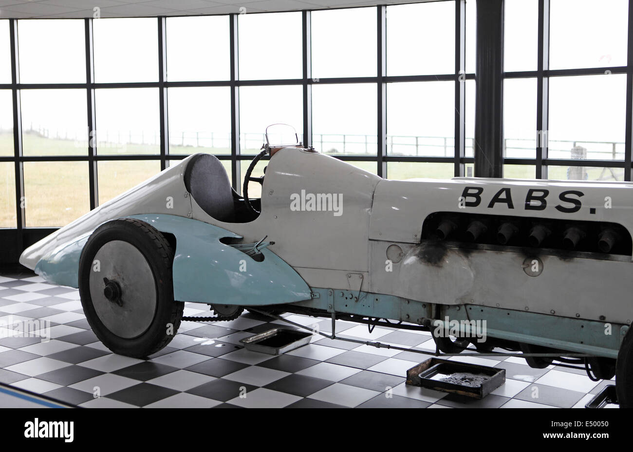 Bab al museo del record di velocità su terra, Pendine Sands, Carmarthenshire, West Wales. Foto Stock