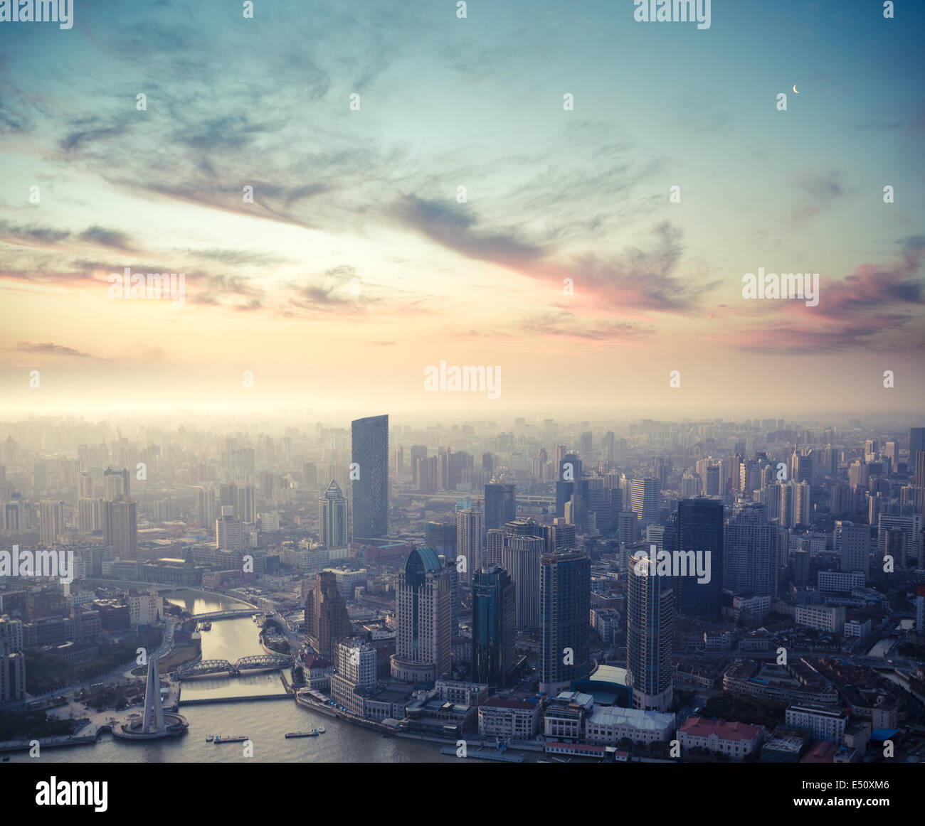 Shanghai al crepuscolo Foto Stock