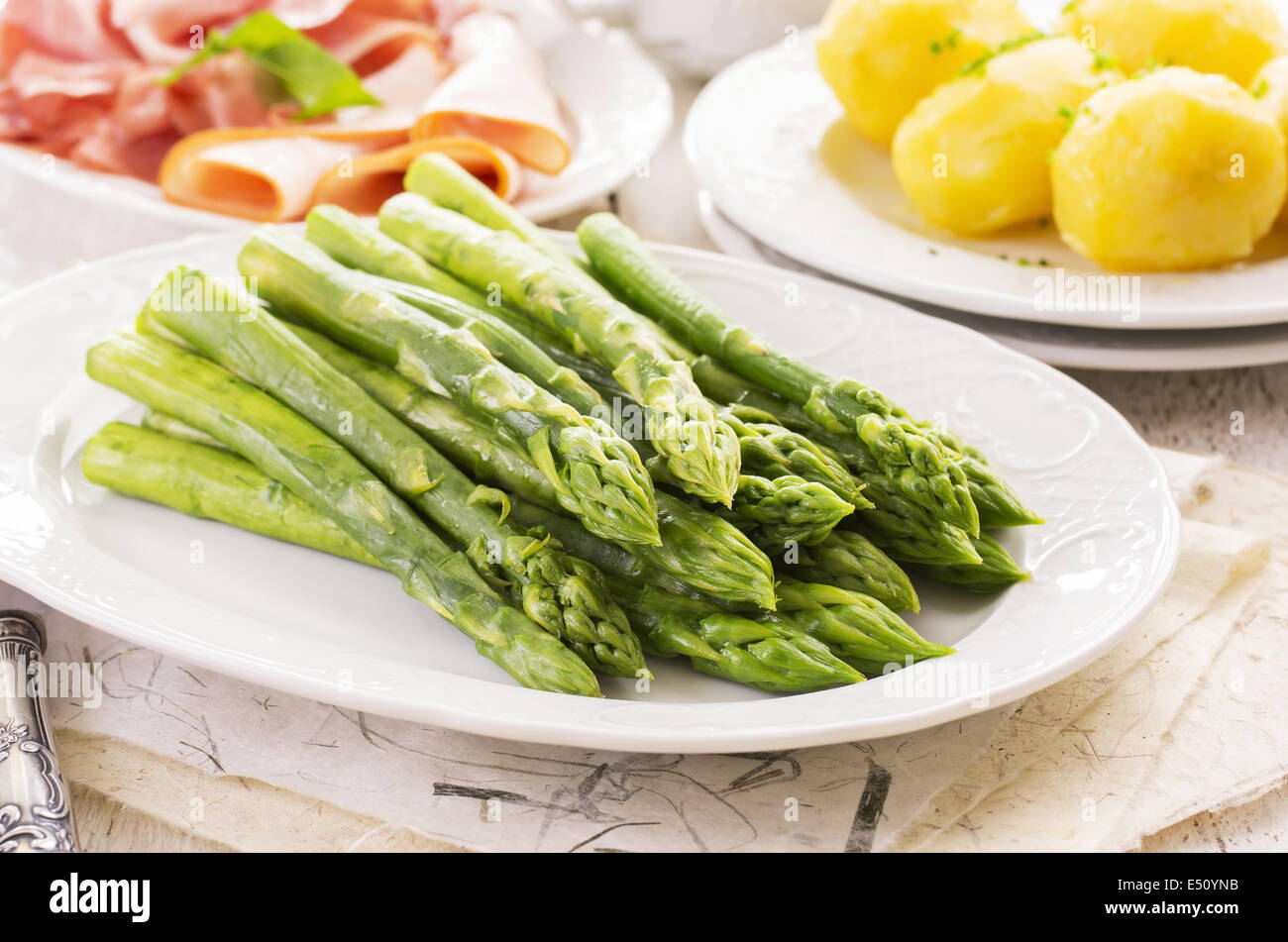 asparagi verdi Foto Stock