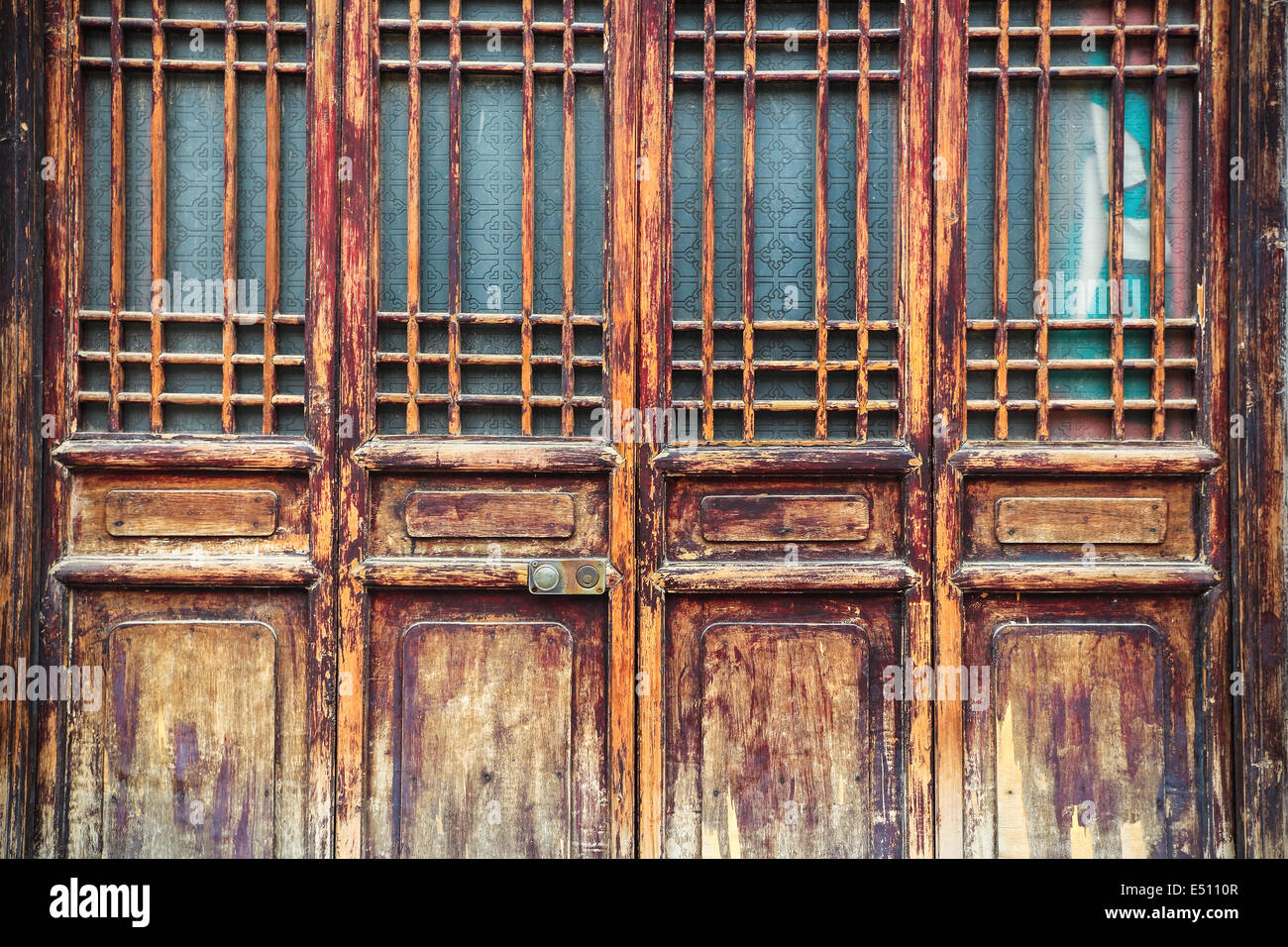 Cinese tradizionale porta di legno Foto Stock