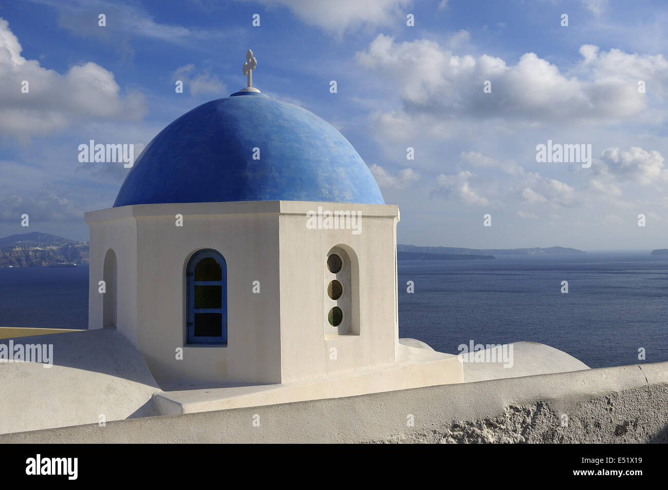 Chiesa duomo, Oia - Santorini, Grecia Foto Stock