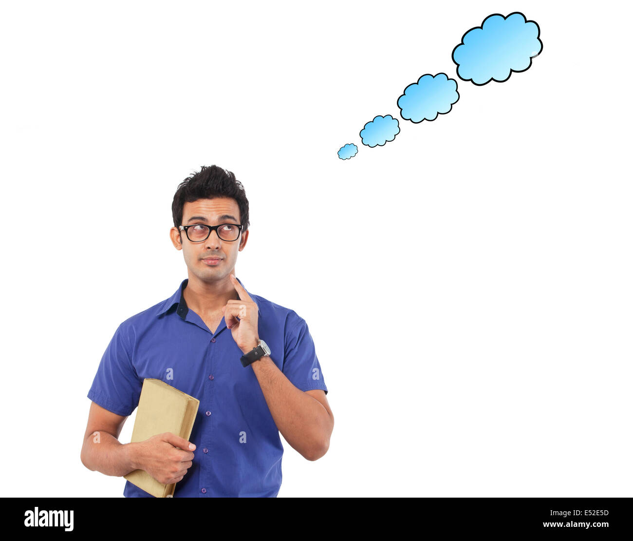 Giovane con un libro thinking Foto Stock