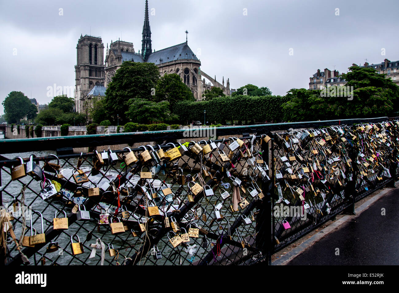 Lovelocks sul Pont de LArcheveche in Parigi Francia Foto Stock