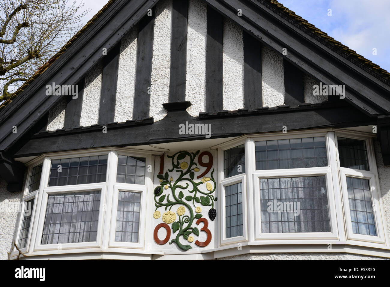 Data pargeting sulla parete della casa, Twickenham, London Borough of Richmond upon Thames, Greater London, England, Regno Unito Foto Stock