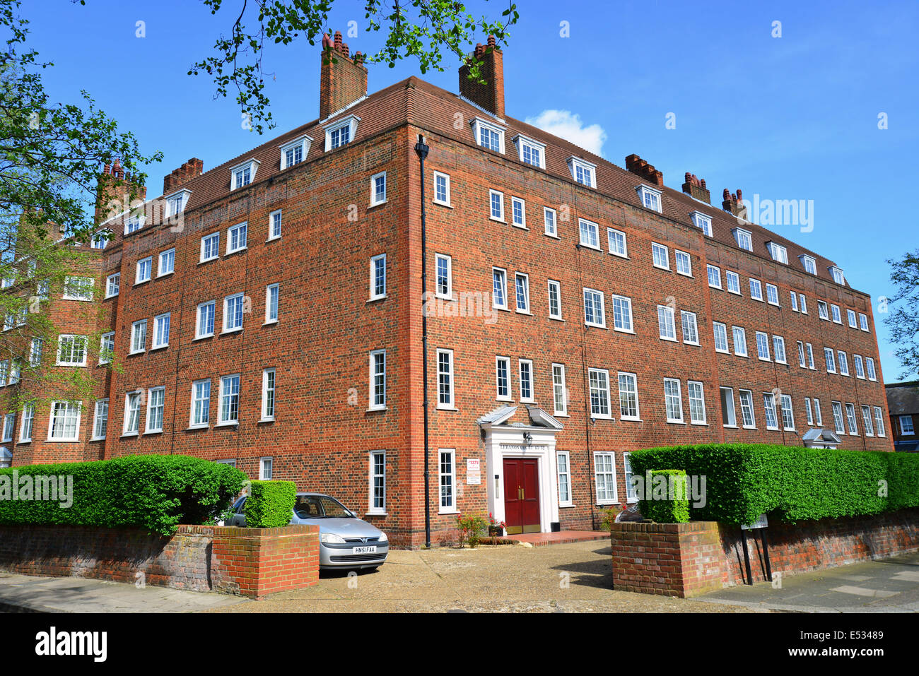 Il Libano Court Estate, Sion Road, Twickenham, London Borough of Richmond upon Thames, Greater London, England, Regno Unito Foto Stock