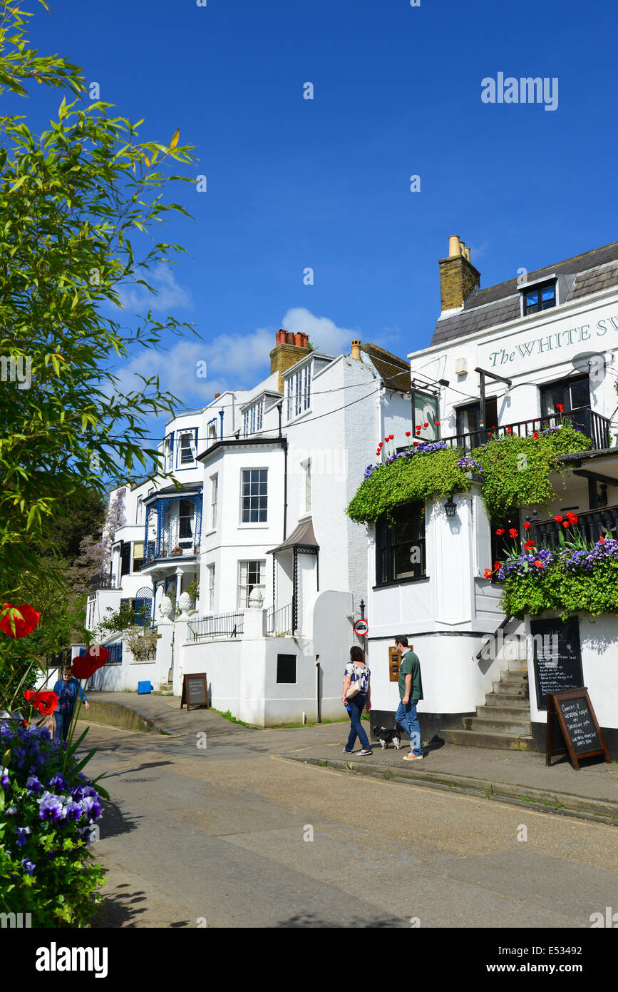 Il White Swan Pub, Riverside, Twickenham, London Borough of Richmond upon Thames, Greater London, England, Regno Unito Foto Stock