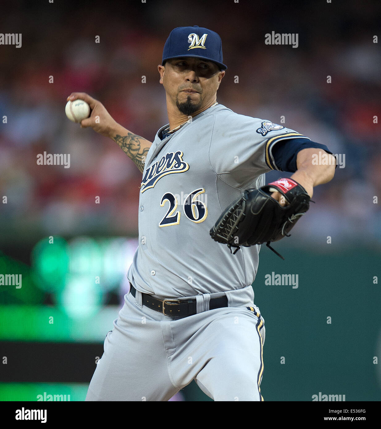 Milwaukee Brewers a partire lanciatore Kyle Lohse (26) eroga un passo contro il Washington cittadini durante il terzo inning di Foto Stock