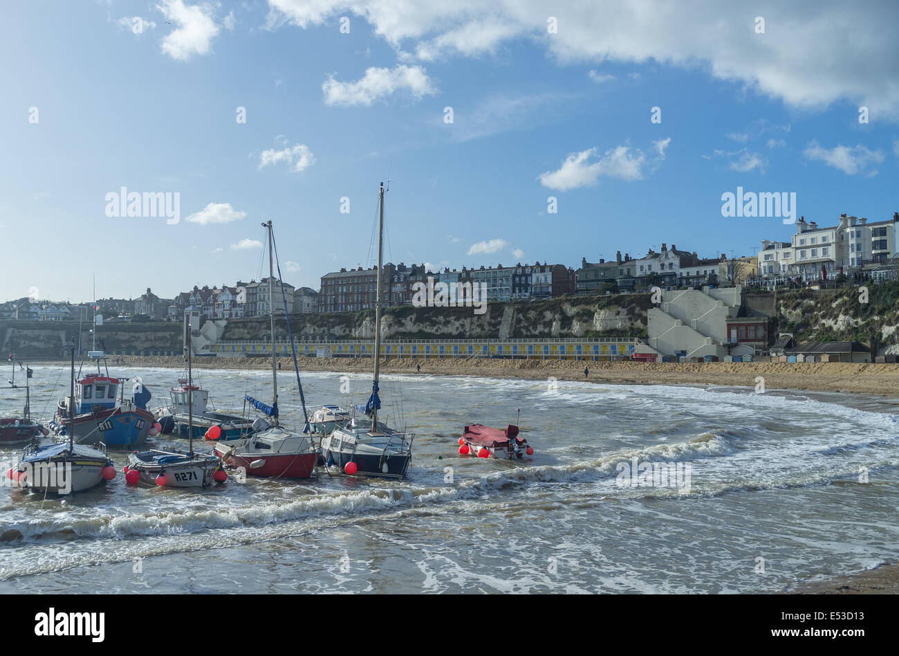 Le barche nel porto a Broadstairs Kent, Regno Unito Foto Stock